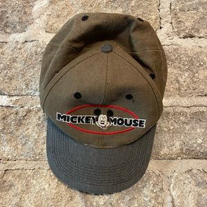 Vintage official Disney Store Mickey snap back hat.
